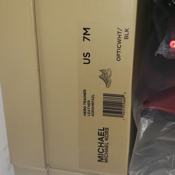 Michael Kors Hero Trainers Sneakers 7 Women NIB - Picture 6 of 6